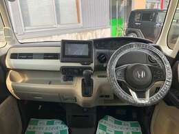 メーターやシフトレバー、スイッチ位置など運転席回りの配置はしっくりいきたいものですね！まずは座ってチェックしてみてください♪