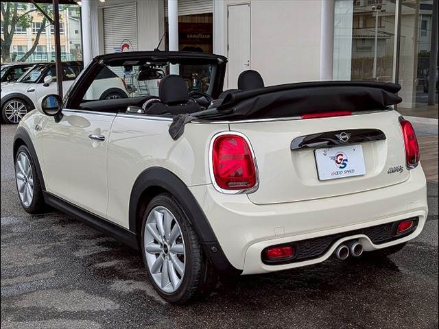車検・点検サポート付きの更新型の「MINIGSワランティ-」。最大10年、10万キロまで更新可能です。保証項目は最大320項目！！対応は最寄りのディーラーさんにて対応可能です！