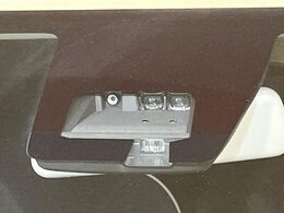 【スズキ　セーフティサポート】走行中に前方の車両等を認識し、衝突しそうな時は警報とブレーキで衝突回避と被害軽減をアシスト。より安全にドライブをお楽しみいただけます。
