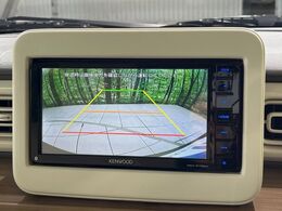 【バックカメラ】駐車時に後方がリアルタイム映像で確認できます。大型商業施設や立体駐車場での駐車時や、夜間のバック時に大活躍！運転スキルに関わらず、今や必須となった装備のひとつです！