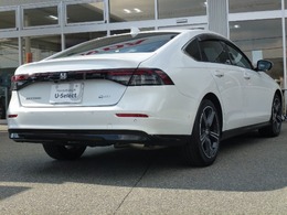 長時間の運転もしっかりとサポートしてくれるドライバーズシートと疲れを感じさせない助手席シートです