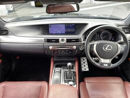 茶レザーシート　純正ナビ　Bluetooth　フルセグTV　バックカメラ　クルーズコントロール　純正19インチアルミホイール　前席シートヒーター　ベンチレーション　パワーシート　オートライト　ETC