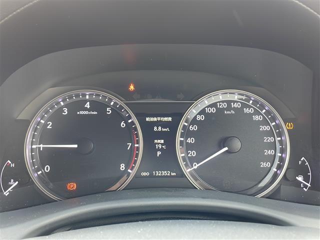 【　メーター　】メーターまわりも鮮やかに照らし出され、デザイン、安全性ともにバッチリですね♪