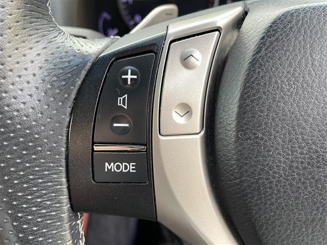 【　ステアリングスイッチ　】手元のスイッチでナビ操作が可能です！！非常に便利な機能です。取り付けのナビによってはオプション設定となっております！詳しくはスタッフまで♪