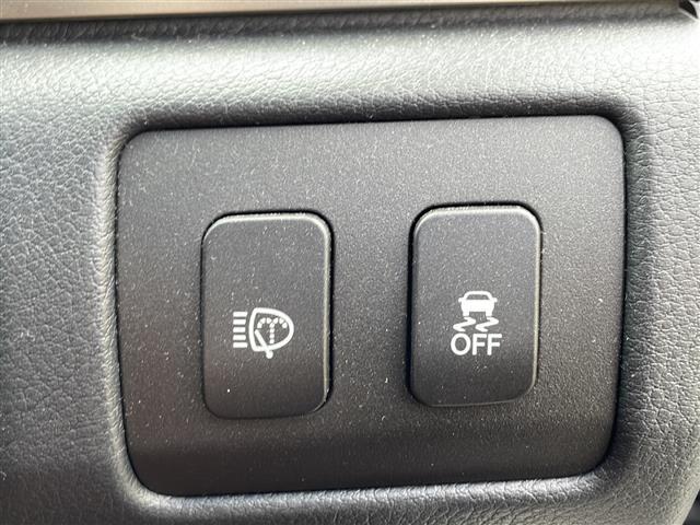 茶レザーシート　純正ナビ　Bluetooth　フルセグTV　バックカメラ　クルーズコントロール　純正19インチアルミホイール　前席シートヒーター　ベンチレーション　パワーシート　オートライト　ETC