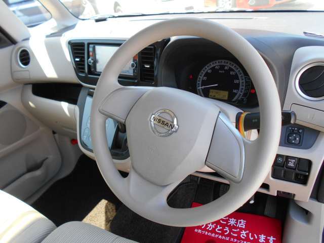 アイドリングストップ☆スマートキー＆プッシュスタート☆純正SDナビ☆Bluetooth☆アラウンドビューモニター☆ETC☆ドライブレコーダー☆左側パワースライドドア☆社外14インチアルミ☆