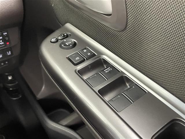 【窓操作部】『窓周辺/窓周辺装備』の画像になります。写真の内容に関してご不明点、ご質問等がございましたらお気軽にガリバー店舗までお問い合わせください。