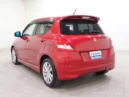 沢山の展示車の中からあなたにぴったりの1台を見つけます！自社工場を完備！全てのお車に点検・整備・　　　保証付！