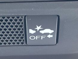 【アイサイトVer2】前方の車両等を検知し、衝突しそうな時は警報で注意を促し、ブレーキを踏む力をサポート。ブレーキを踏めなかった場合は衝突被害軽減ブレーキが作動、衝突回避をサポートします。