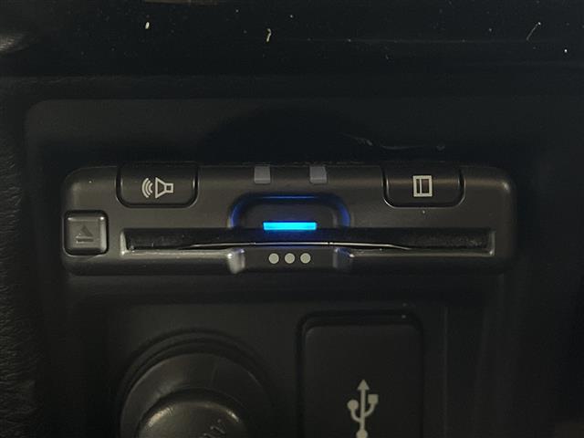 安心の全車保証付き！（※部分保証、国産車は納車後3ヶ月、輸入車は納車後1ヶ月の保証期間となります）。その他長期保証(有償)もご用意しております！※長期保証を付帯できる車両には条件がございます。