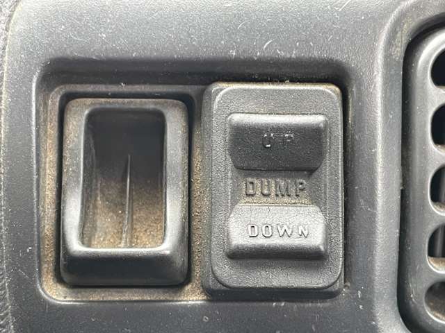 車検はもちろん、新車・中古車・板金・保険・買取etc...買取にも力を入れておりますので、お気軽にご相談ください。ご希望の、車種・グレード・色・ご予算などぴったりのお車をお探しする事も出来ます。