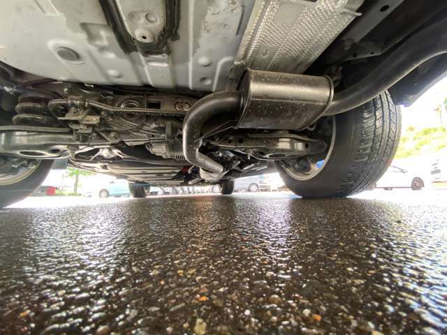 下廻りのサビ止め加工、防錆ハードワックスもご用意してあります！！通常のものよりも厚い塗装で下廻りをしっかりガード！当店で人気のオプションです♪融雪剤などの塩害対策に！！