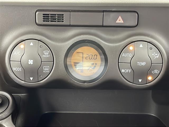 【オートエアコン】車内温度を感知して自動で温度調整をしてくれるのでいつでも快適な車内空間を創り上げます！
