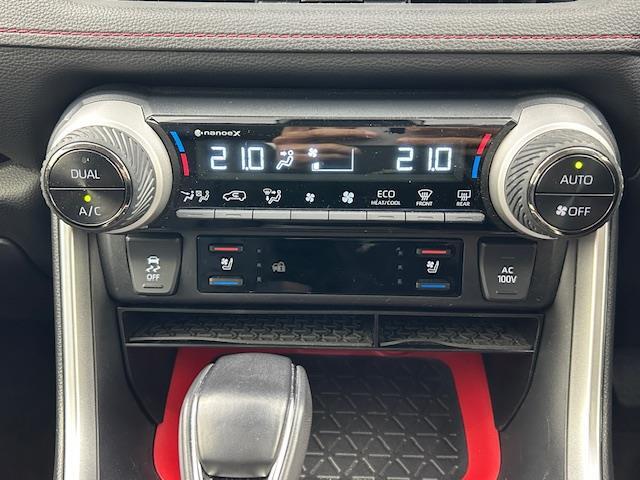 【運転席操作部】快適なドライブを楽しむための機能が装備されています！運転席から触れるので、使いやすいです！除菌プランいれていただくと、さらに清潔で安心していただけます！