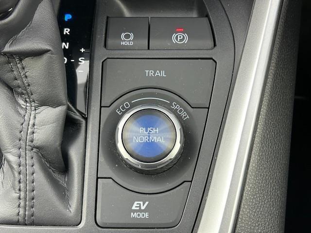 【運転席操作部】快適なドライブを楽しむための機能が装備されています！運転席から触れるので、使いやすいです！除菌プランいれていただくと、さらに清潔で安心していただけます！