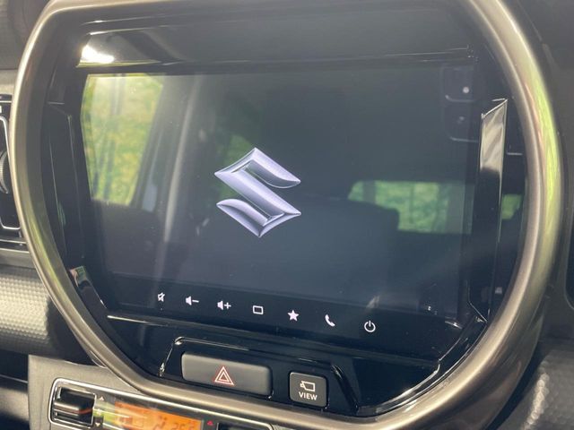 【メーカー純正ナビ】インテリアに溶け込むスタイリッシュな「専用設計」メーカーナビを装備♪視認性や操作性など基本性能にも優れ、より上質なカーライフをお楽しみいただけます。