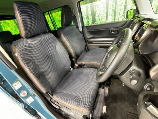 運転席シート廻りは使用感も少なく、良好な状態となっています。丁寧に使われていたことがよくわかりますね。