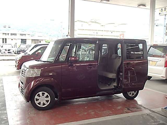 オールメーカー取り扱い！！　在庫車100台以上！！プロの仕入れ！！　走行メーター管理システムチェック済み。