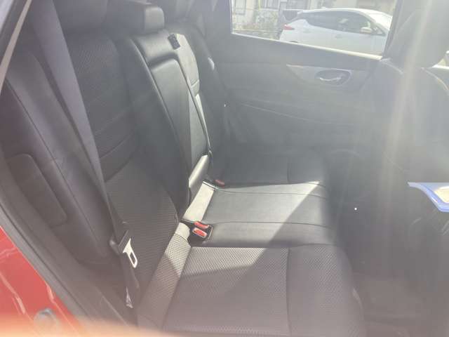 後部座席の画像です。