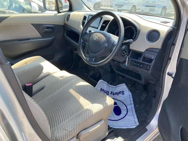 ＜運転席＞乗り降りしやすい高さと広さ♪