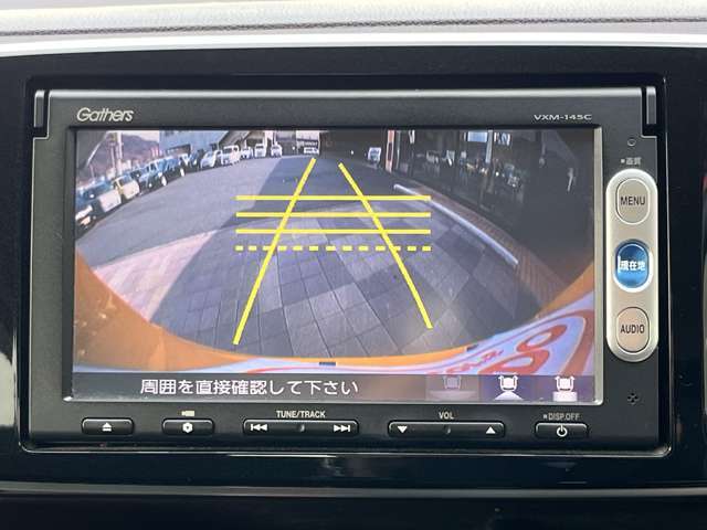 納車前には併設しております整備工場にて法定点検整備を行なってお渡ししております。