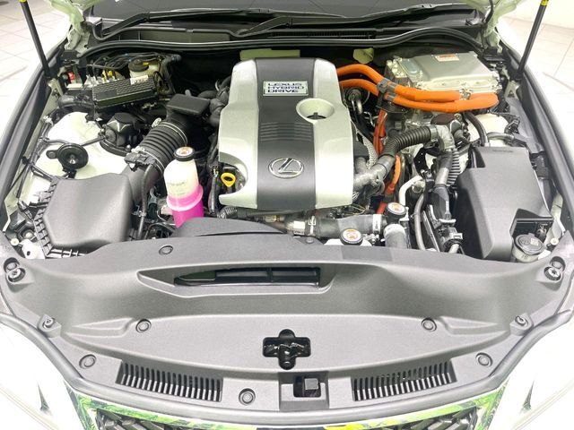 親切・丁寧な専門メカニックスタッフが応対！・車検・点検整備・事故等の修理などアフターサービスも安心。お車のカスタマイズもネクステージのサービススタッフまでご相談ください！