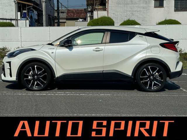 車両販売だけではなく、車検や鈑金塗装、アフターサービスもおこなっております。さらに大切に乗られてきたお車も、納得の価格で買取もいたしております