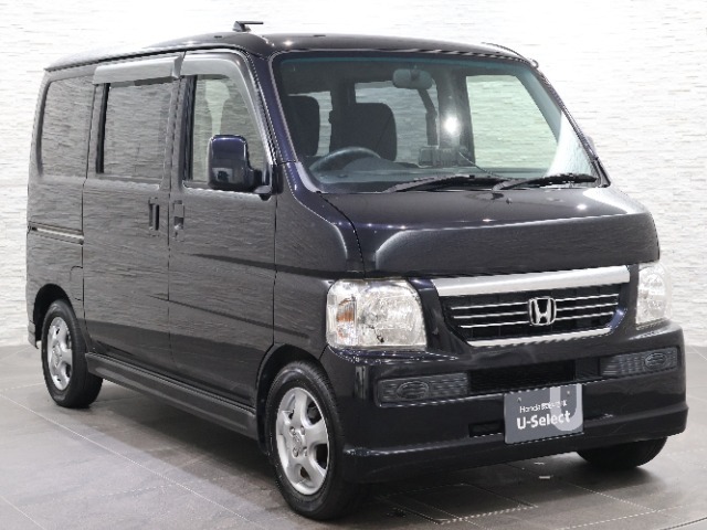 当社の優秀なスタッフがしっかり点検整備をさせていただいてからご納車いたします！さらに！エンジンオイル、エレメント・ミッションオイル・ワイパーゴムを新品交換になります！これで安心して乗って頂けます！