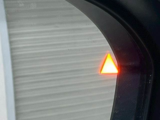 ブラインドスポットモニター装備。車線変更をしようとした時に車両があれば警報を鳴らしてくれます。