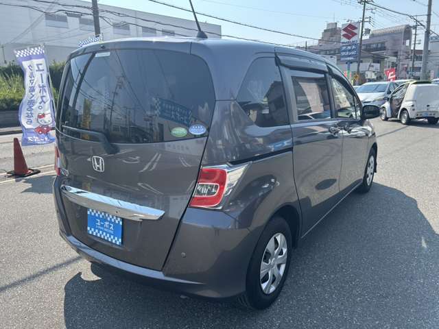 スライドドアで乗り降り楽々☆