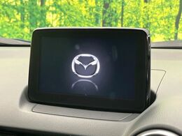 【メーカー純正ナビ】インテリアに溶け込むスタイリッシュな「専用設計」メーカーナビを装備♪視認性や操作性など基本性能にも優れ、より上質なカーライフをお楽しみいただけます。