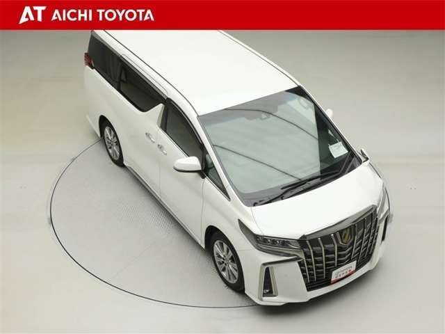 両側パワースライドドア付きだから、狭い駐車スペースなどでの乗り降りラクラク♪小さなお子さまのいるご家庭には嬉しい装備です。