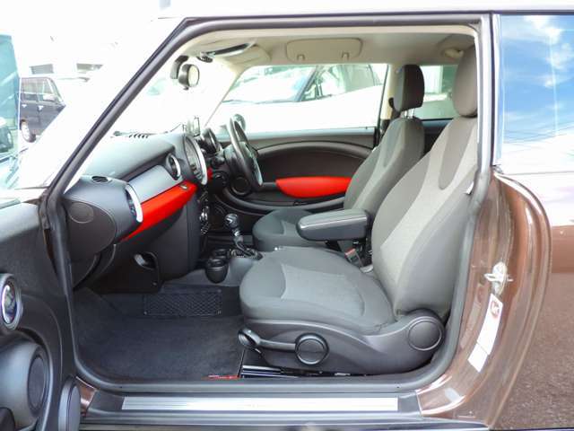 買取・鈑金・車検・日常のメンテナンスから修理や保険、事故を起こした後の対応等まで幅広くご相談に応じます☆