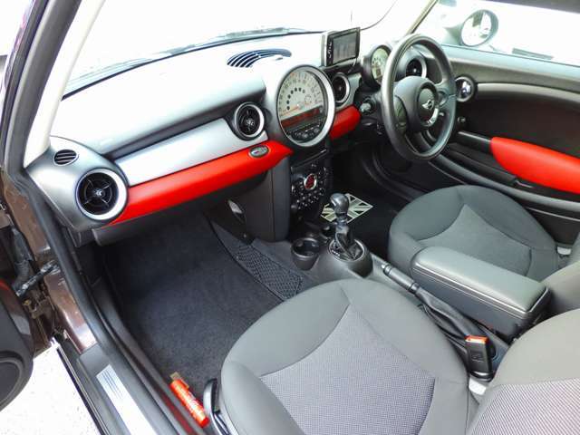 助手席広々しています☆