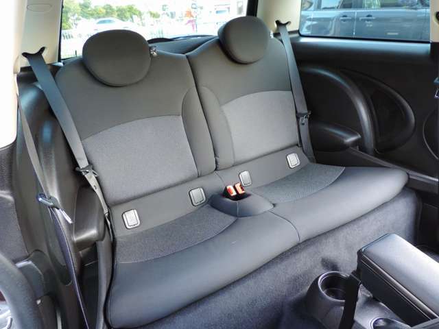 商談ルームにはキッズスペースもございます☆小さなお子様連れのお客様もゆっくりとお車をご覧いただけます☆