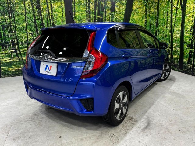 大好評のボディコーティング「弾スプラッシュコート」もご納車までに施工可能。通常のガラスコートと異なる、耐久年数6年の無機質ガラスコーティングが、ボディをキレイな状態に保ってくれます。
