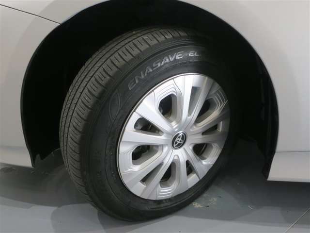 純正ホイールキャップ　タイヤサイズは195/65R15