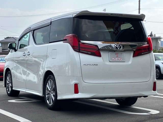 【整備工場】お車の整備、車検・板金・塗装は自社工場でお任せください。北エリア、南エリアと分かれていますので、最寄りの工場にご案内致します。