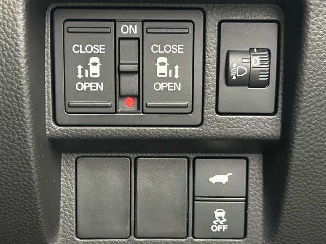 【運転席操作部】快適なドライブを楽しむための機能が装備されています！運転席から触れるので、使いやすいです！除菌プランいれていただくと、さらに清潔で安心していただけます！