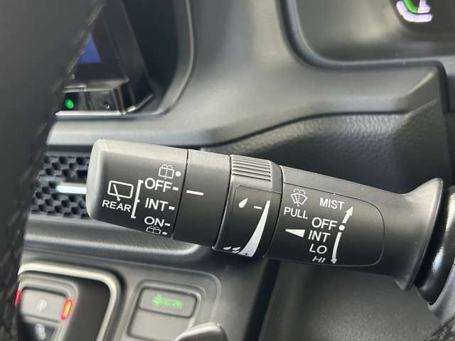 【運転席操作部】快適なドライブを楽しむための機能が装備されています！運転席から触れるので、使いやすいです！除菌プランいれていただくと、さらに清潔で安心していただけます！
