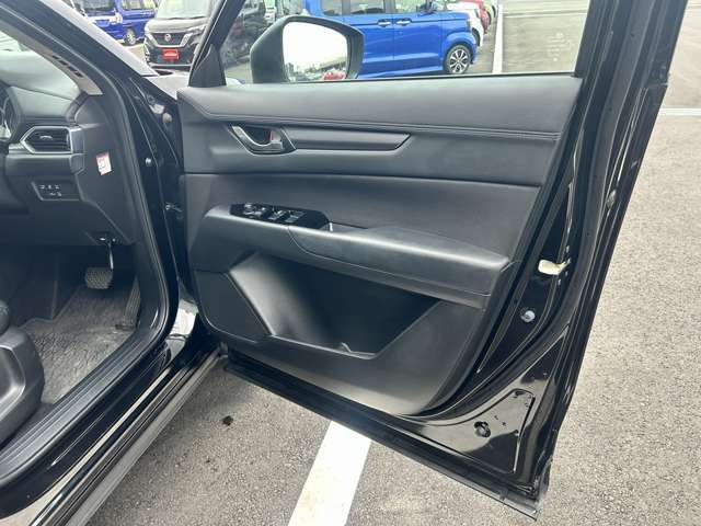 ☆チャンスの魅力7☆　待望の！自由返済型ローンを低金利でご利用頂けます！「今の車の支払いが残り一年ある..」　「今は仕事が順調だけど..」そのような方も心配いりません！ご返済金額を調整、変更できます！