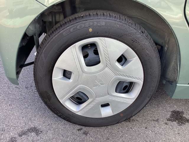 足元を飾るホイールキャップつき。傷をつけても交換可能です。
