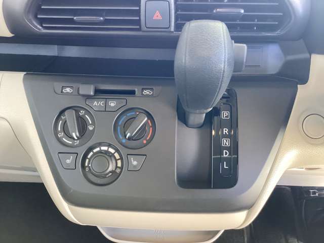 フロントの両席シートヒーター搭載で冬場も重宝します！