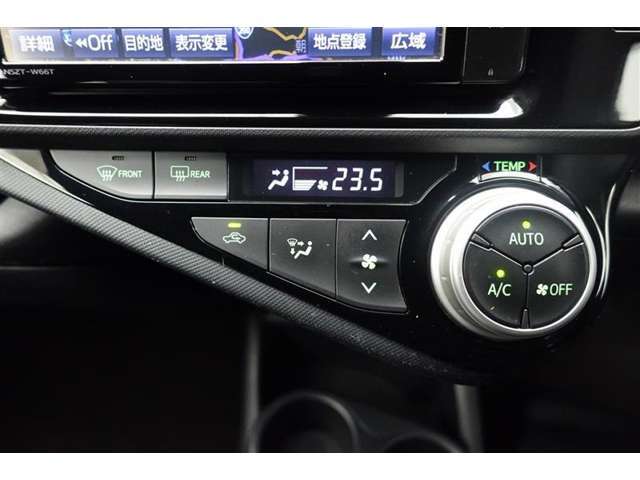 ★エアコンはオートタイプが装着済みです！オートモードにしておけば、車内温度を設定するだけで風の料や吹き出し口の切り替えを機械が行ってくれます！一年中快適な環境を作れますよ♪