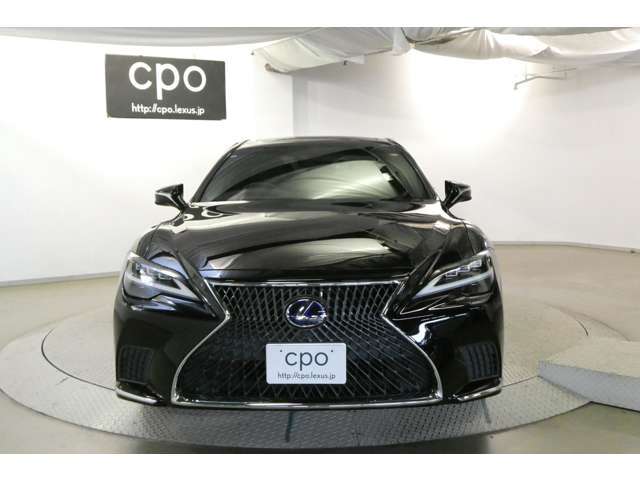 こちらのお車は、CPO（Certified Pre-Owned＝認定中古車）となります。厳しいレクサス基準をクリアした認定中古車をさします。