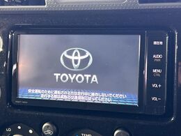 【メーカー純正ナビ】インテリアに溶け込むスタイリッシュな「専用設計」メーカーナビを装備♪視認性や操作性など基本性能にも優れ、より上質なカーライフをお楽しみいただけます。