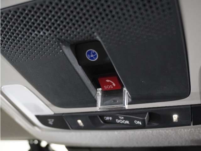 新世代コネクテッド技術「Honda CONNECT」搭載。緊急時にオペレーターのサポートを受けることも可能です。