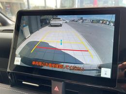【バックモニター】後ろのカメラの映像がモニターに映し出されるので、後方の見えない死角や、障害物との距離感などもしっかり安全確認することができます！