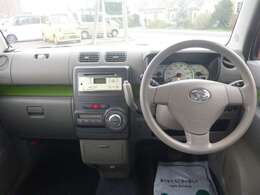 落ちついた感じの色使いと雰囲気のインパネまわりは、飽きの来ないデザインの1つです。