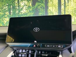 【12.3インチワイドナビ】高級感とインパクトのある大型ワイドナビを装備。各種オーディオ操作はもちろん、横長ワイド画面でのマップ2分割表示など、利便性も高いナビです♪